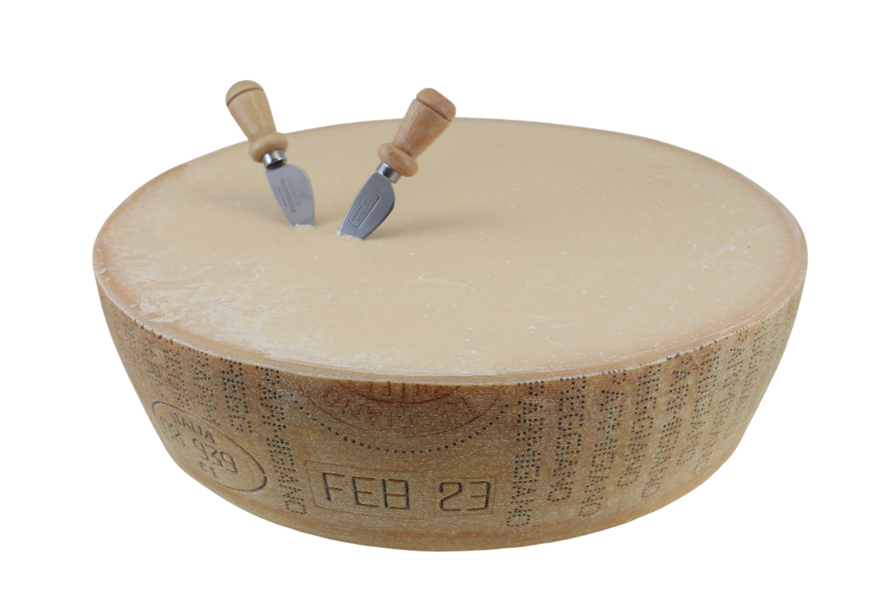 Parmigiano Reggiano  24 Monate DOP halbes Rad incl. 2 Messer